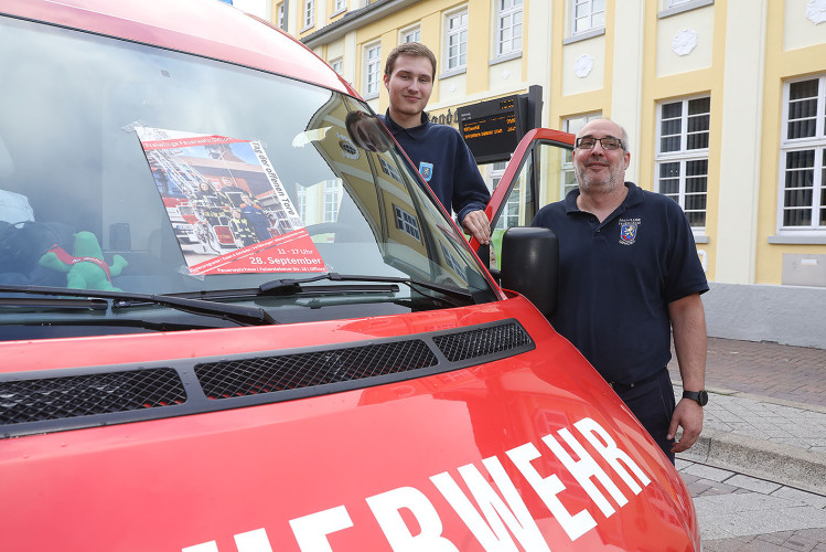 KURT-Bildergalerie: Ihr habt unser Gifhorner Altstadtfest erst ermöglicht – Tausend Dank an alle Mitarbeiterinnen und Mitarbeiter