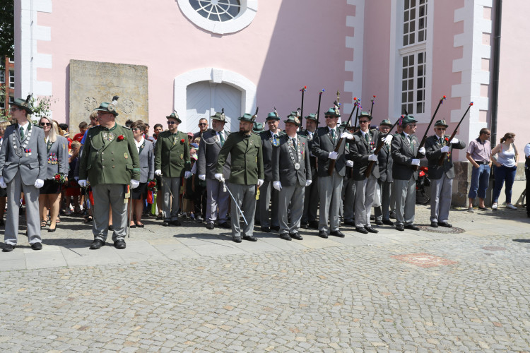 KURT-Bildergalerie: So bunt war Gifhorns großer Umzug mit vielen Vereinen am Schützenfest-Sonntag