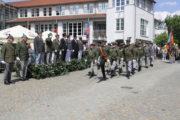 KURT-Bildergalerie: So bunt war Gifhorns großer Umzug mit vielen Vereinen am Schützenfest-Sonntag