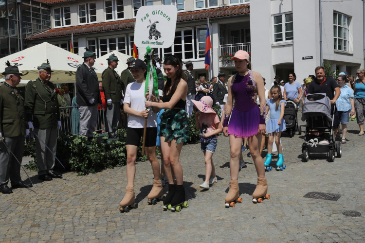 KURT-Bildergalerie: So bunt war Gifhorns großer Umzug mit vielen Vereinen am Schützenfest-Sonntag