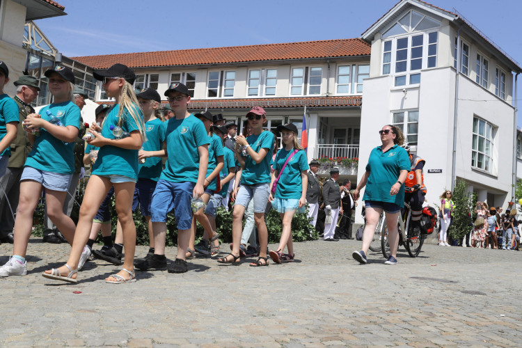 KURT-Bildergalerie: So bunt war Gifhorns großer Umzug mit vielen Vereinen am Schützenfest-Sonntag