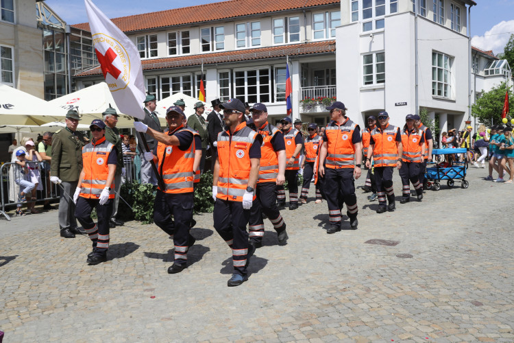 KURT-Bildergalerie: So bunt war Gifhorns großer Umzug mit vielen Vereinen am Schützenfest-Sonntag