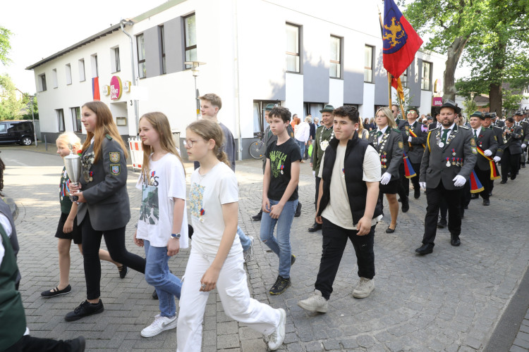 KURT-Bildergalerie: So toll war Gifhorns Kinderschützenfest – mit Proklamation der neuen Kindermajestäten