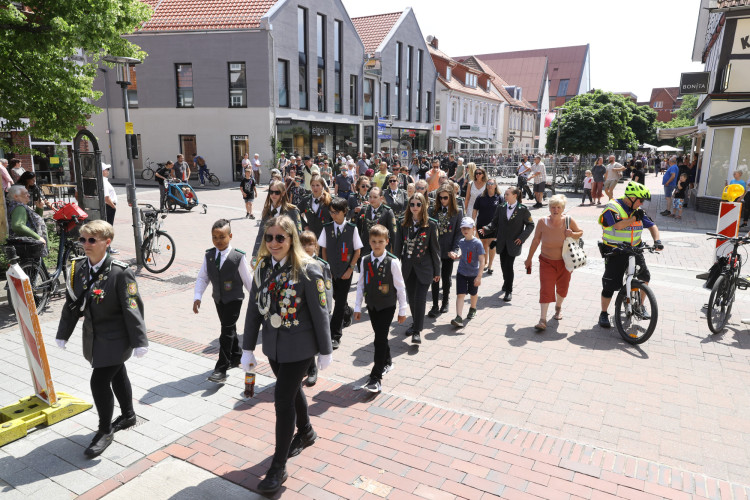 KURT-Bildergalerie: So toll war Gifhorns Kinderschützenfest – mit Proklamation der neuen Kindermajestäten