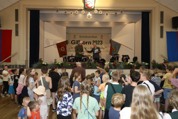 KURT-Bildergalerie: So toll war Gifhorns Kinderschützenfest – mit Proklamation der neuen Kindermajestäten