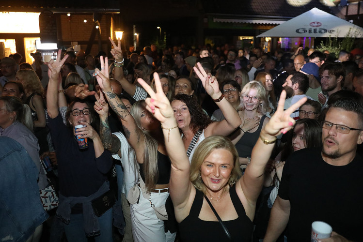 KURT-Bildergalerie: Voller Power geht das Gifhorner Altstadtfest am Samstag weiter – Hier gibt's die schönsten Fotos