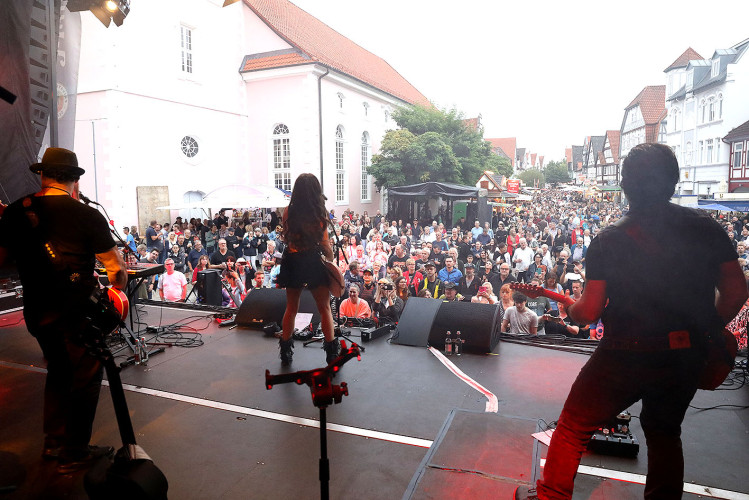 KURT-Bildergalerie: Voller Power geht das Gifhorner Altstadtfest am Samstag weiter – Hier gibt's die schönsten Fotos