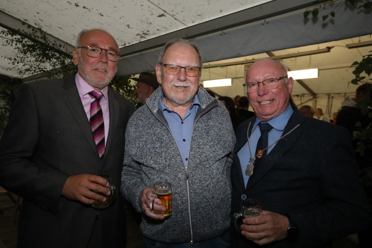 KURT-Fotogalerie zum Schützenfest Kästorf: Marius Wersal heißt Kästorfs neuer König
