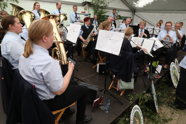 KURT-Fotogalerie zum Schützenfest Kästorf: Marius Wersal heißt Kästorfs neuer König