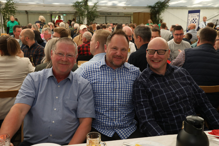 KURT-Fotogalerie zum Schützenfest Kästorf: Marius Wersal heißt Kästorfs neuer König