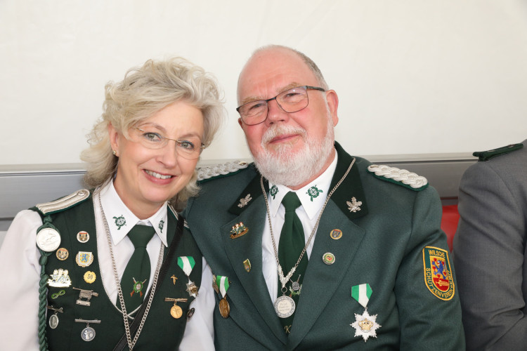 KURT-Fotogalerie zum Schützenfest Kästorf: Marius Wersal heißt Kästorfs neuer König