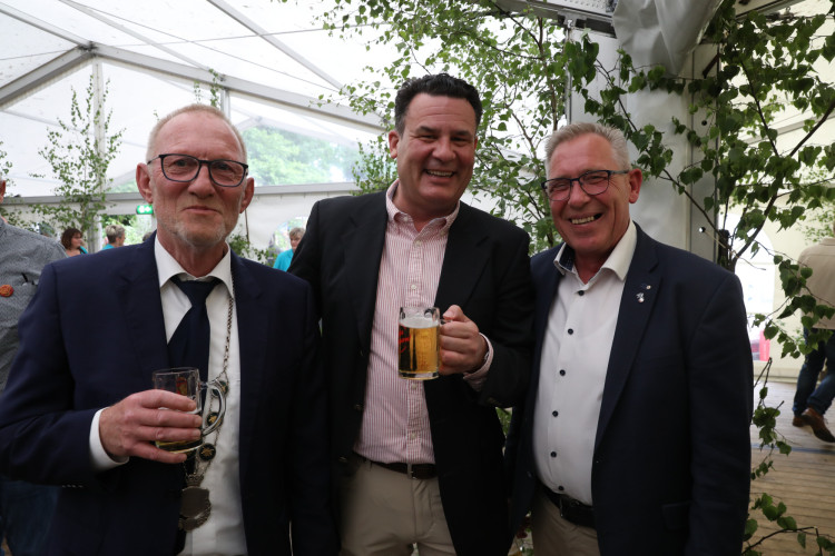 KURT-Fotogalerie zum Schützenfest Kästorf: Marius Wersal heißt Kästorfs neuer König