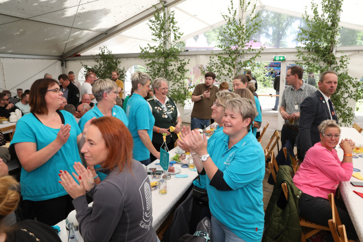 KURT-Fotogalerie zum Schützenfest Kästorf: Marius Wersal heißt Kästorfs neuer König