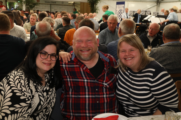 KURT-Fotogalerie zum Schützenfest Kästorf: Marius Wersal heißt Kästorfs neuer König