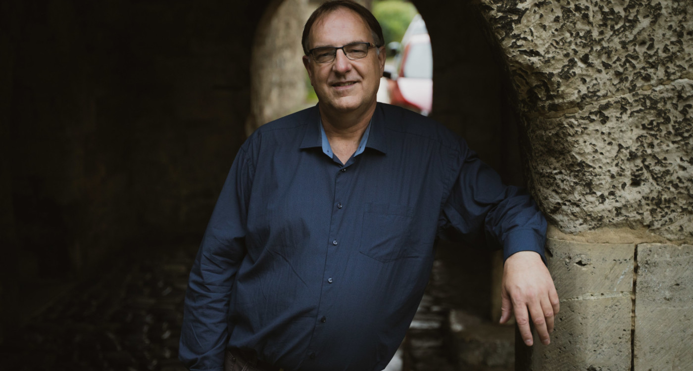 KURT-Kritik von Mia Anna Elisabeth Timmer: Harry Fehlemann eröffnet eine Welt, die zum Fürchten und Staunen ist