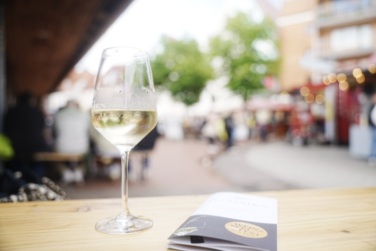 KURT zeigt Euch die schönsten Fotos von Gifhorns Weinfest-Eröffnung – Noch bis Samstag geht der Spaß in der Innenstadt weiter