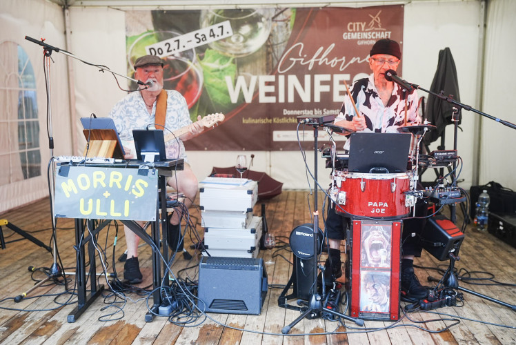 KURT zeigt Euch die schönsten Fotos von Gifhorns Weinfest-Eröffnung – Noch bis Samstag geht der Spaß in der Innenstadt weiter