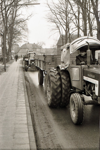 KURTs historische Bildergalerie: Schon 1972 demonstrierten Bauern auf Gifhorns Straßen