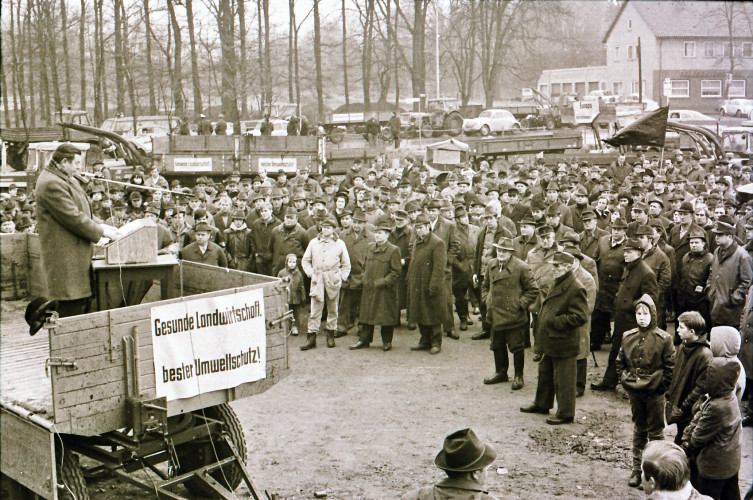 KURTs historische Bildergalerie: Schon 1972 demonstrierten Bauern auf Gifhorns Straßen