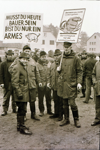 KURTs historische Bildergalerie: Schon 1972 demonstrierten Bauern auf Gifhorns Straßen