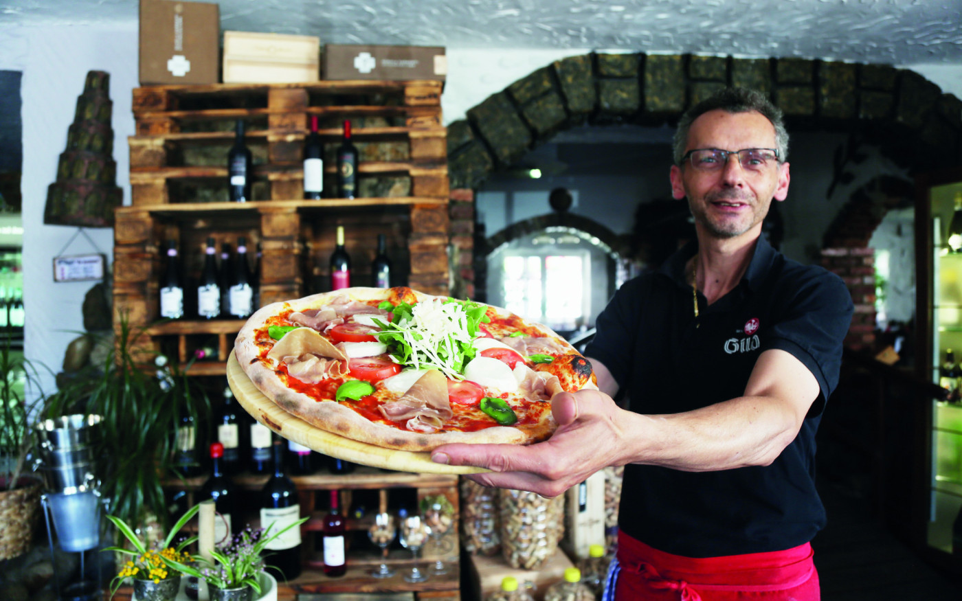 La Fontana lässt den Pizzaofen an - Alle Speisen gibt's jetzt zur Abholung