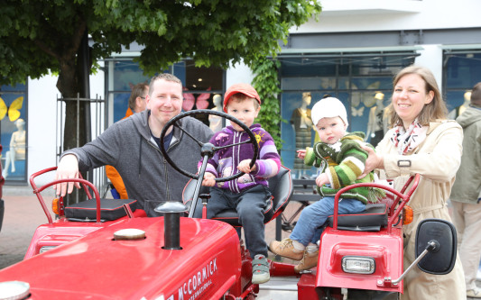 Landwirtschaftsmeile und verkaufsoffener Sonntag am 3. Mai in Gifhorn: Maschinen bestaunen und die Einkaufstüten füllen