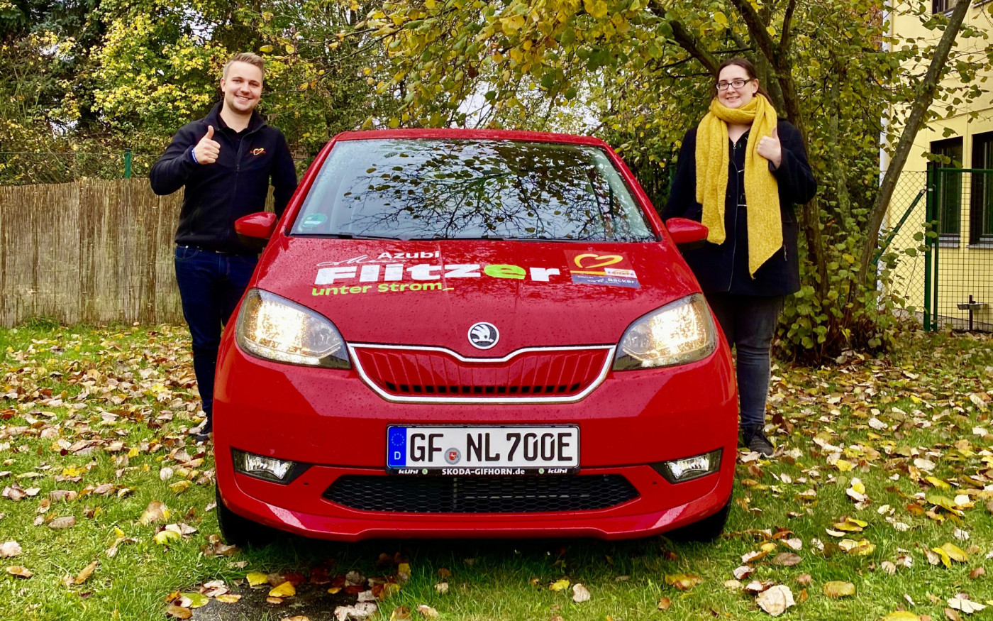 Leifert honoriert Bestnoten mit Azubi-Flitzer -  Für Top-Auszubildende des Gifhorner Familienunternehmens gibt‘s ein E-Auto
