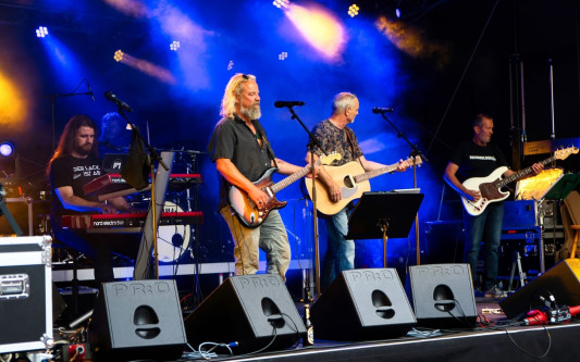 Live im H1: Die Stattbekannten rocken auch ohne FUZO ROCK die Gifhorner Innenstadt