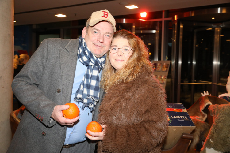 Locker in der Hüfte, immer ein Lächeln im Gesicht: KURT zeigt die schönsten Fotos des USK-Apfelsinenballs