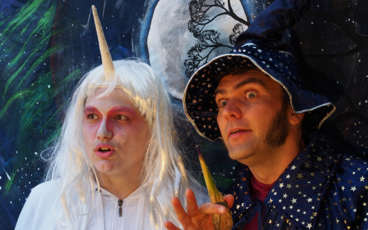 Magisch, glitzernd, märchenhaft: Gleich drei Kinder- und Familientheaterstücke präsentiert der Kulturverein