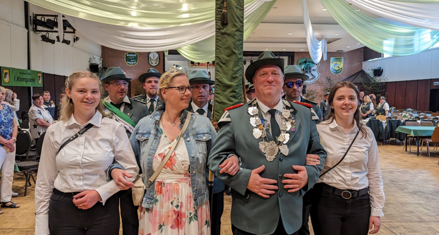 Majestät Atze wünscht sich Deep Passion: Die Wesendorfer Schützengesellschaft überrascht mit Neuheiten fürs Fest