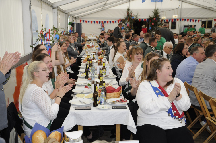 Mal wieder ein wunderbares Fest: Neubokel feierte das Schützenfest mit toller Musik und vielen Spaßbuden