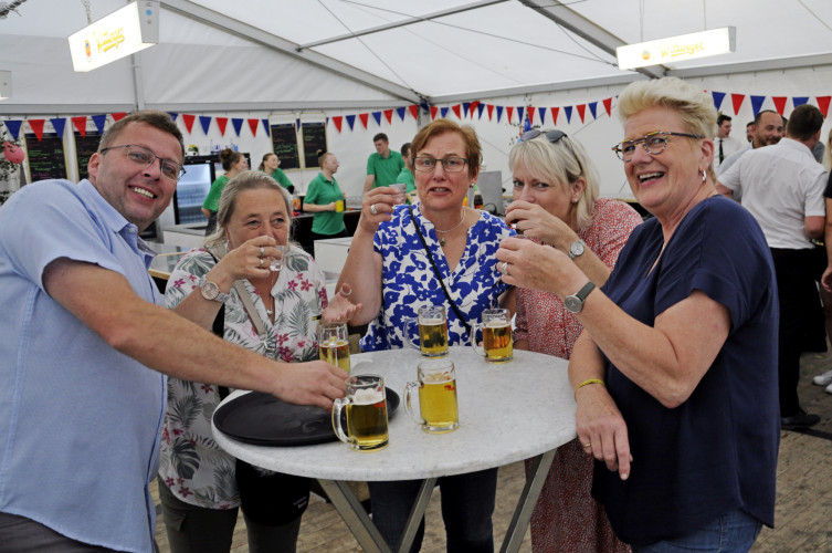 Mal wieder ein wunderbares Fest: Neubokel feierte das Schützenfest mit toller Musik und vielen Spaßbuden