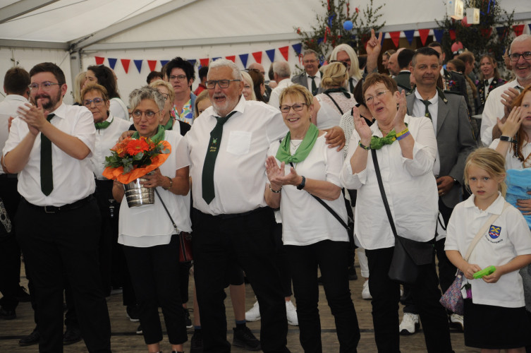 Mal wieder ein wunderbares Fest: Neubokel feierte das Schützenfest mit toller Musik und vielen Spaßbuden