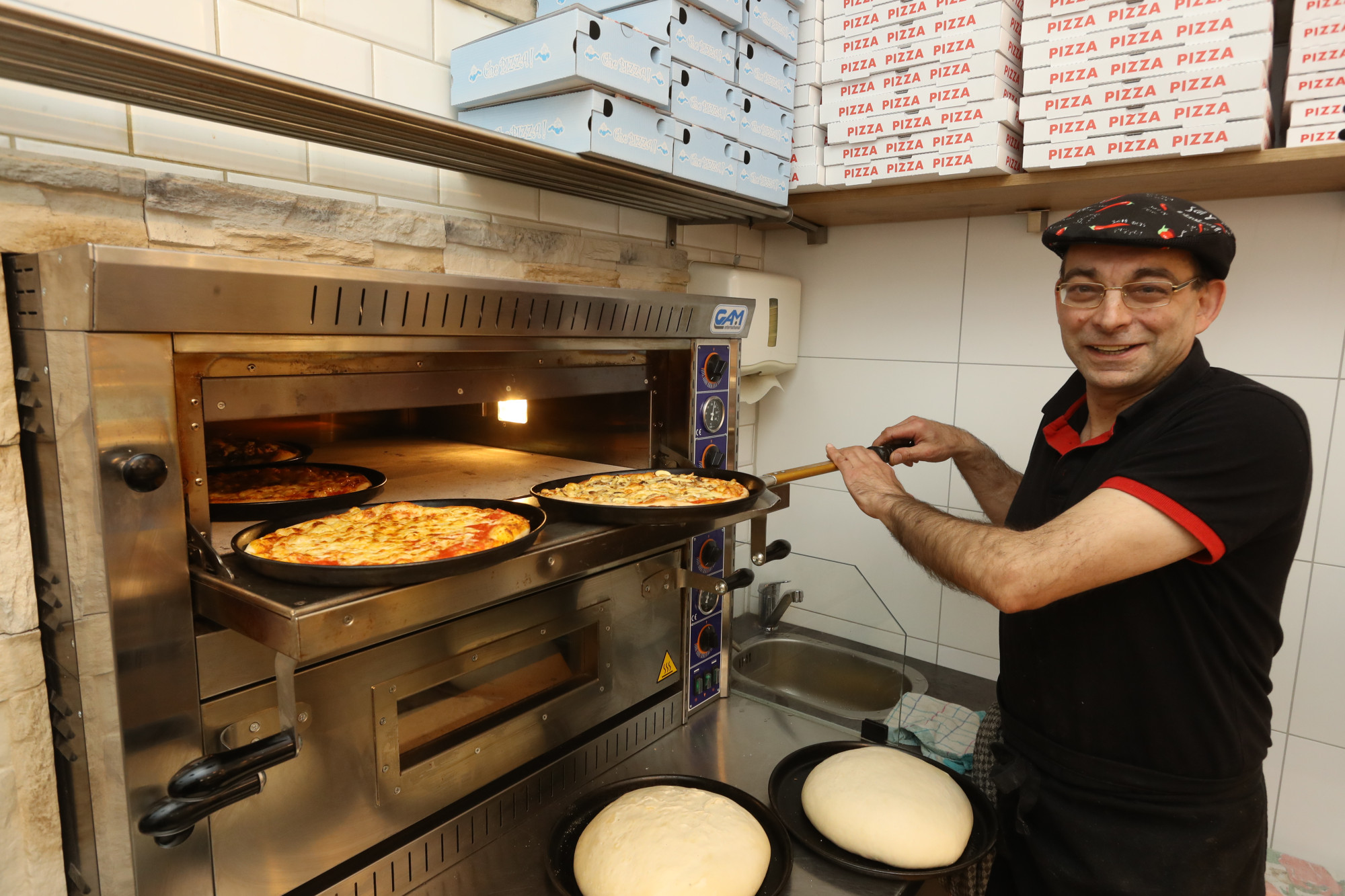 Mario Fiore und seine Gifhorner Pizzeria Piccola Italia Antipasti und Pizza Calabrese unter