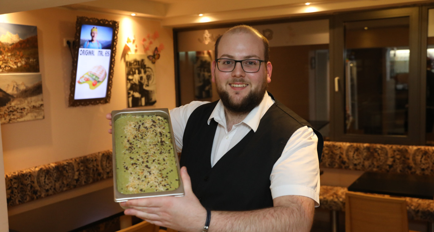 Mattia, eine Kugel Dubaischokolade bitte: Neue Sorten, Kuchen und Waffeln locken in die Gifhorner Eisdiele Dolomiti