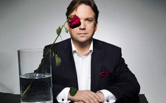 Meister der verbalen Komik: Silvester in Gifhorns Stadthalle mit Kabarettist Matthias Brodowy und seinem Best-of