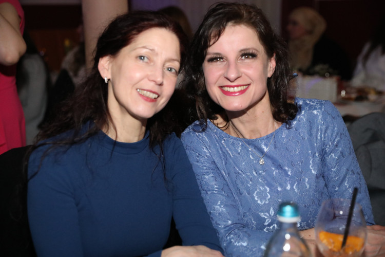 Mexiko, Griechenland, Polen und und und... Zahlreiche Damen aus aller Welt feiern den Weltfrauentag in Michas Tanzlokal - KURT zeigt Euch die schönsten Bilder