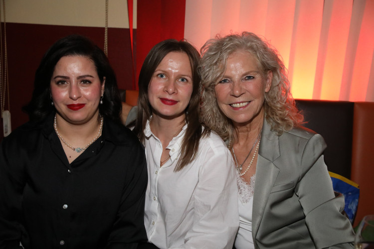 Mexiko, Griechenland, Polen und und und... Zahlreiche Damen aus aller Welt feiern den Weltfrauentag in Michas Tanzlokal - KURT zeigt Euch die schönsten Bilder