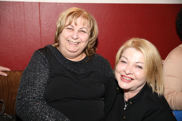 Mexiko, Griechenland, Polen und und und... Zahlreiche Damen aus aller Welt feiern den Weltfrauentag in Michas Tanzlokal - KURT zeigt Euch die schönsten Bilder