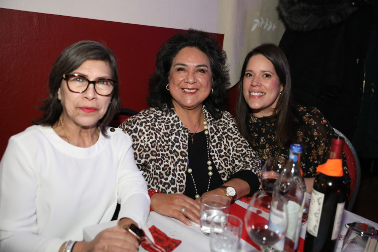 Mexiko, Griechenland, Polen und und und... Zahlreiche Damen aus aller Welt feiern den Weltfrauentag in Michas Tanzlokal - KURT zeigt Euch die schönsten Bilder