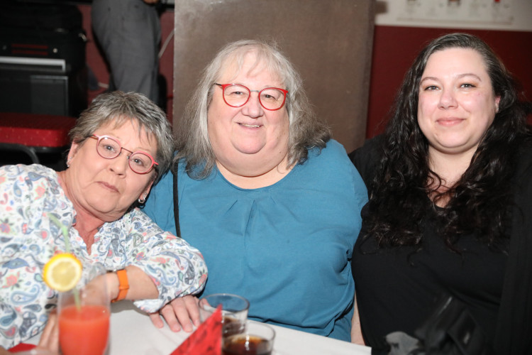 Mexiko, Griechenland, Polen und und und... Zahlreiche Damen aus aller Welt feiern den Weltfrauentag in Michas Tanzlokal - KURT zeigt Euch die schönsten Bilder