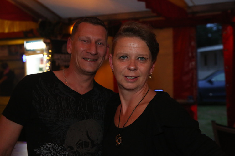 Mit einem 70 Teiler erschoss sich Melvin Küster den Majestätentitel - Das sind die schönsten Bilder vom Schützenfest in Isenbüttel
