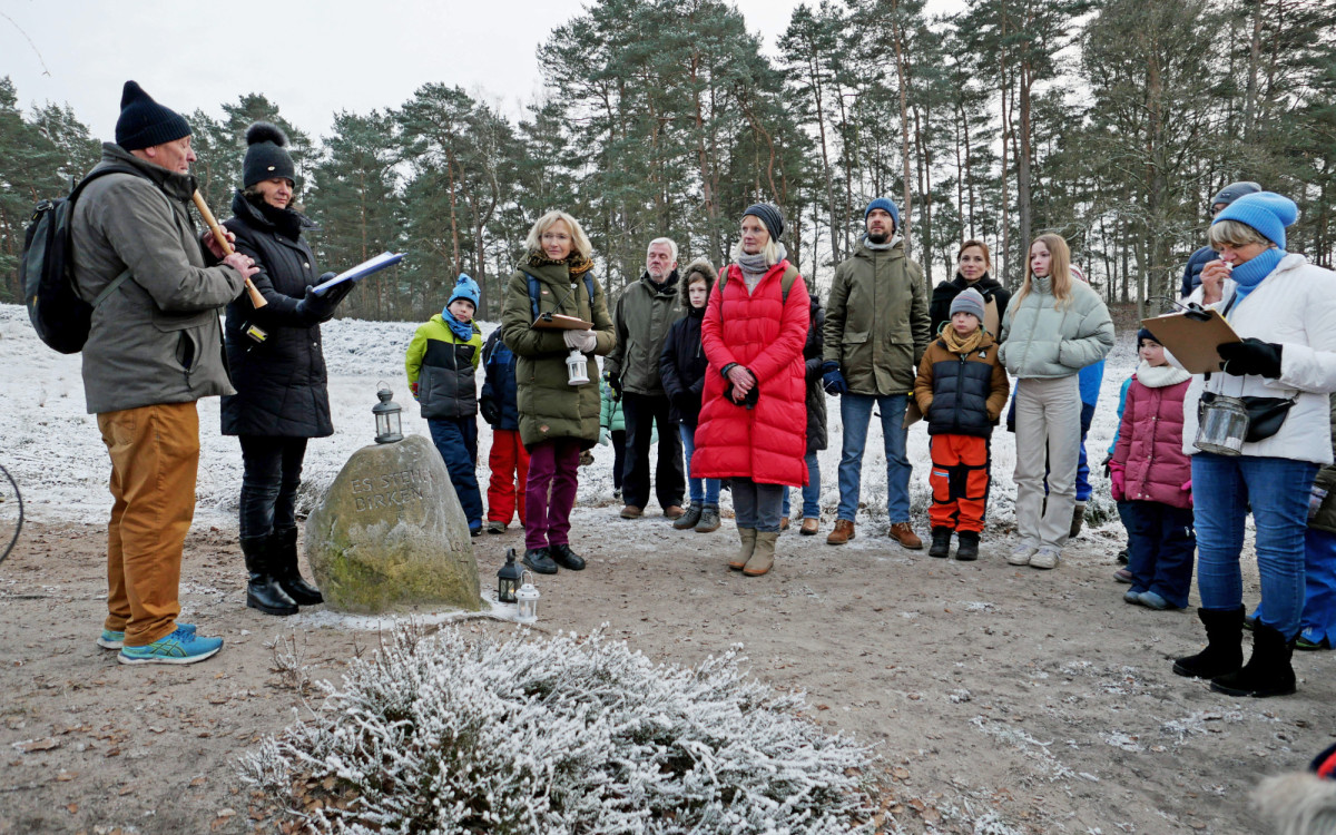 Mit Engeln auf dem Weg zum Stall: Vorweihnachtliche Tour in Gifhorns Heide