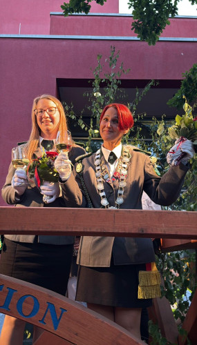 Mit ihren Mädels feiern, mehr will sie gar nicht: In ihrem 1. Damenzug BSK fühlt sich Gifhorns Königin Sandra Kopatzki pudelwohl