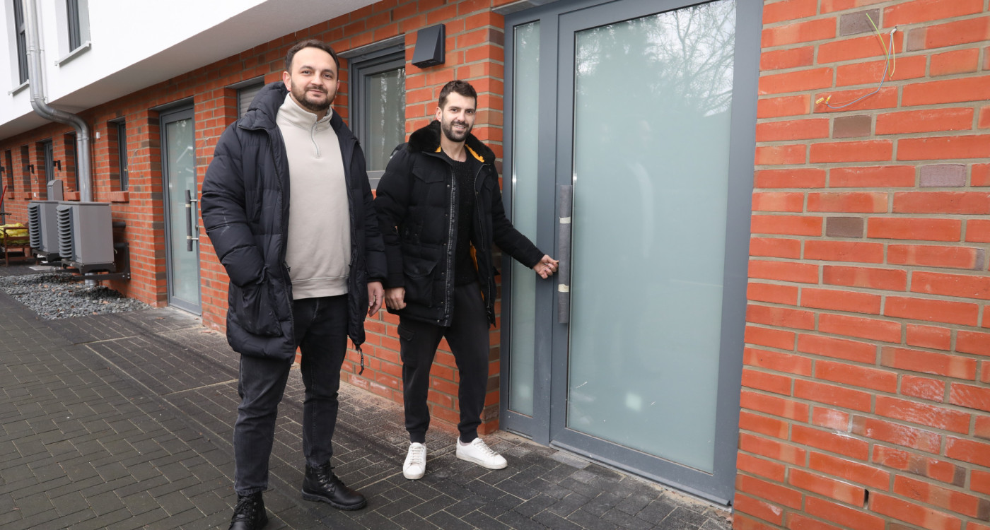 Modern und nachhaltig Wohnen im Lehmweg 16: Die Firma Tairi & Tairi Projektbau verkauft drei Reihenhäuser im Herzen Gifhorns