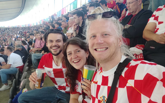 Nervenkitzel, Sammelkarten und Pivo: KURT-Redakteur Malte Schönfeld jubelt live bei der Fußball-Europameisterschaft in Berlin für Kroatien