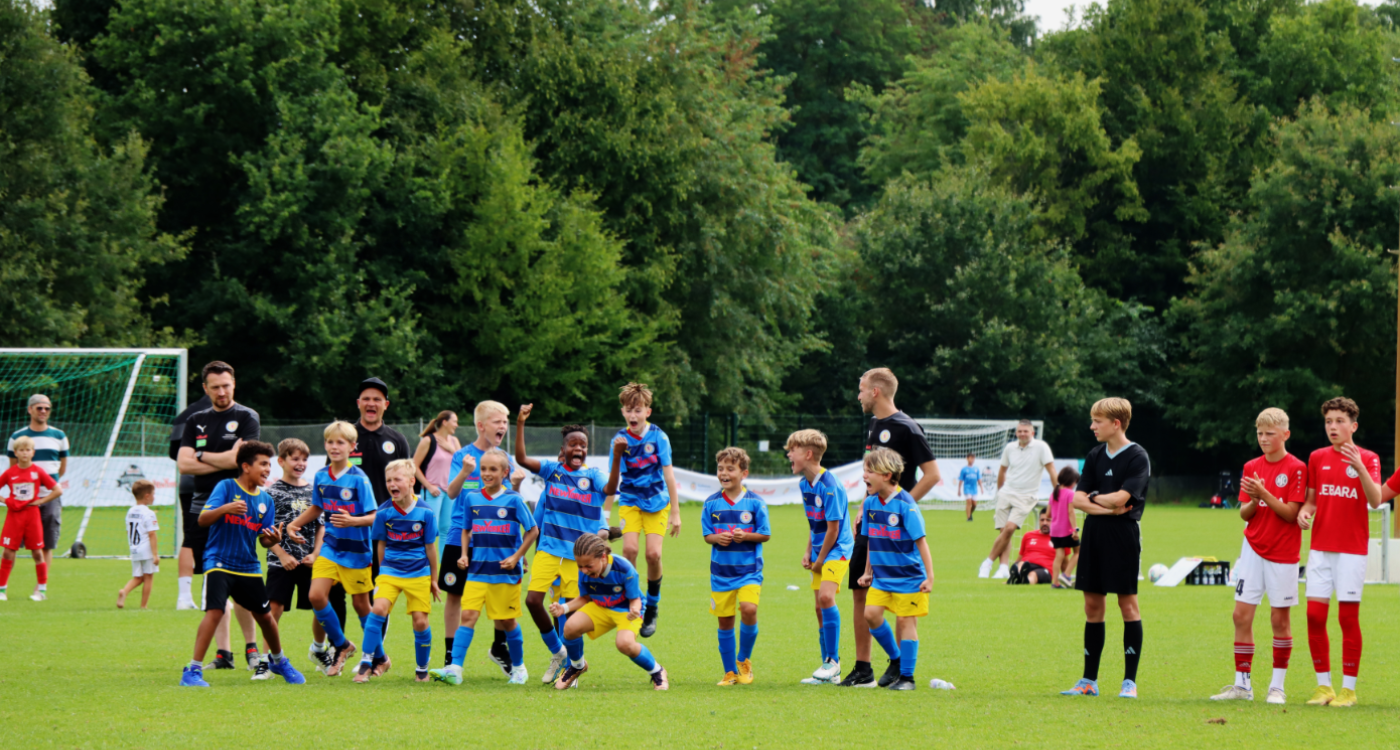 New Yorker Next Generation Cup: Mehr als 30 Mannschaften und Autogrammstunde mit Eintracht-Profis bei Braunschweiger Jugendturnier