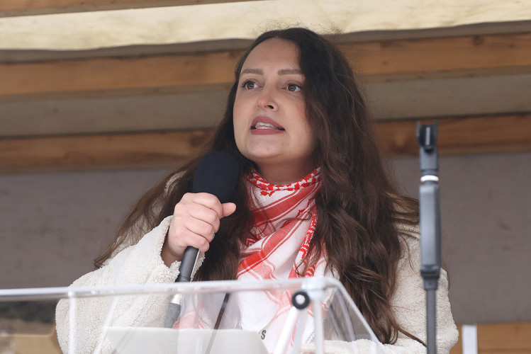 Mehr als 2000 Menschen demonstrieren auf Gifhorns Marktplatz gegen Rechtsextremismus – mit großer KURT-Bildergalerie