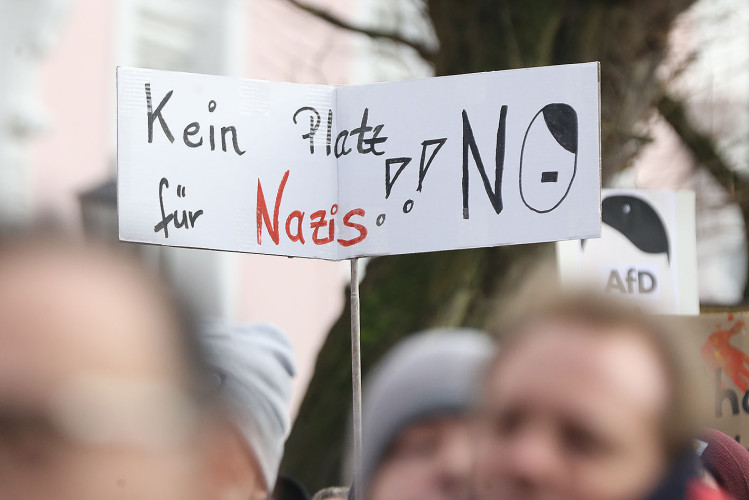 Mehr als 2000 Menschen demonstrieren auf Gifhorns Marktplatz gegen Rechtsextremismus – mit großer KURT-Bildergalerie